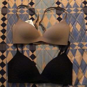 Lululemon 32b bras - YES 2 bras! Must go!!!